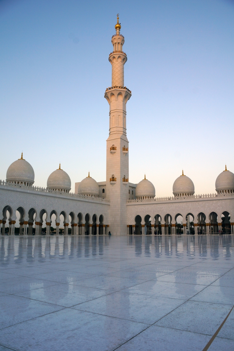 Sheikh Zayed Grand Mosque Courtyard